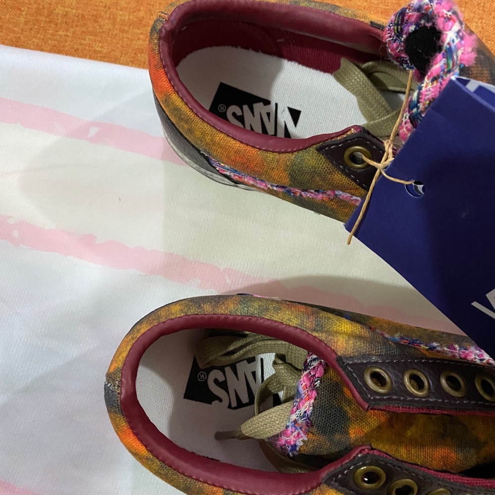 Vans Multicolor Low-Top Sneakers - Picture 5 of 9